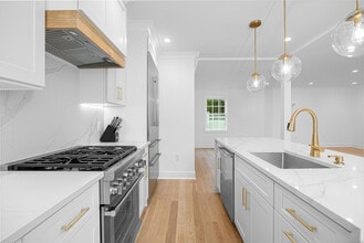 82 Josephine Evaristo Ave in Greenwich, CT - Building Photo - Building Photo