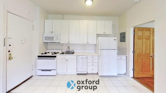 214 W 96th St in New York, NY - Building Photo - Building Photo
