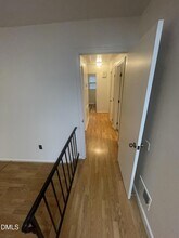 7761 Brookdale Dr, Unit 103 in Raleigh, NC - Foto de edificio - Building Photo