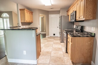 211 Foxchase Way in Crestview, FL - Building Photo - Building Photo