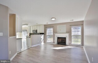 17259 Larkin Dr in Dumfries, VA - Building Photo