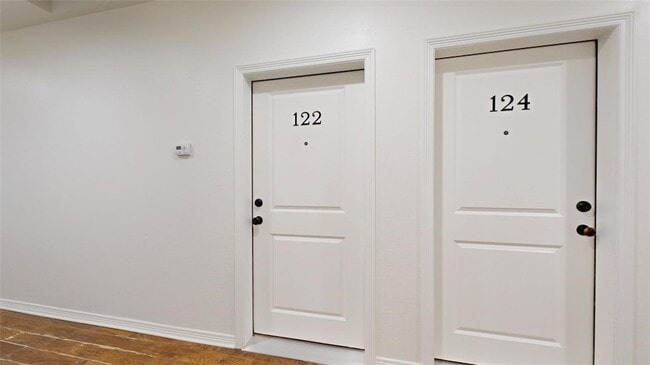 206 N Main St, Unit 122 in Bryan, TX - Foto de edificio - Building Photo