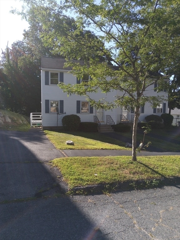 15 Catalpa Cir in Worcester, MA - Building Photo - Building Photo
