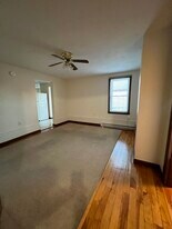 111 W Hollis St, Unit 109 Second Fl in Nashua, NH - Building Photo