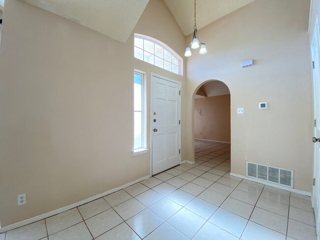 11124 Loma De Color Dr in El Paso, TX - Building Photo - Building Photo