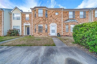 714 Sutherland Dr in Chesapeake, VA - Building Photo - Building Photo