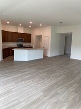 10469 Collins Rd in Jacksonville, FL - Building Photo - Building Photo