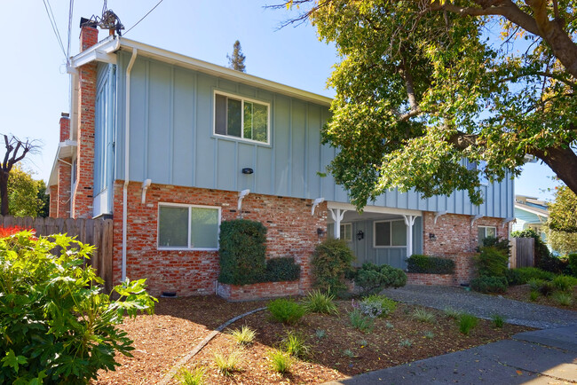 107 Euclid Ave in San Leandro, CA - Building Photo - Primary Photo