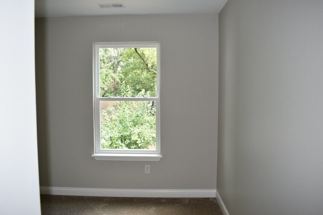 714 E Oak St in Louisville, KY - Building Photo