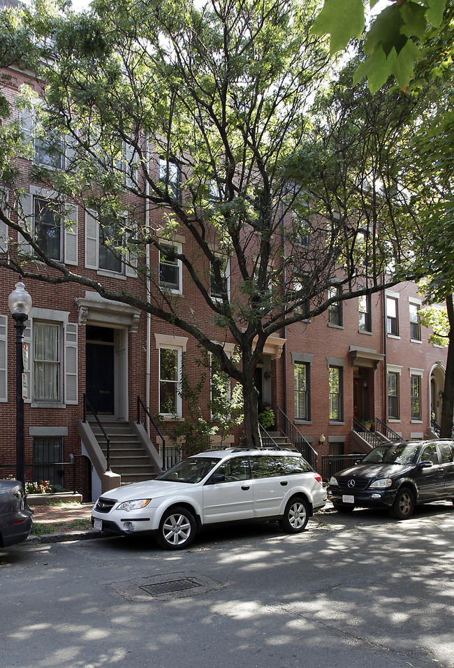 30 Milford St in Boston, MA - Foto de edificio - Building Photo