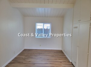 1085 Sharon Dr in Salinas, CA - Building Photo - Building Photo
