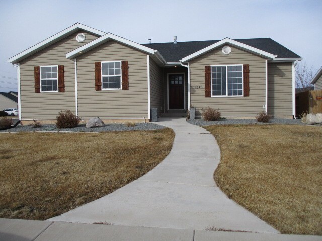 4274 W Center St in Cedar City, UT - Building Photo