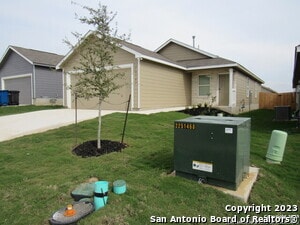 10102 Ana Hts in San Antonio, TX - Building Photo - Building Photo