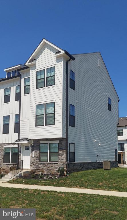 property at 296 Ensemble Wy