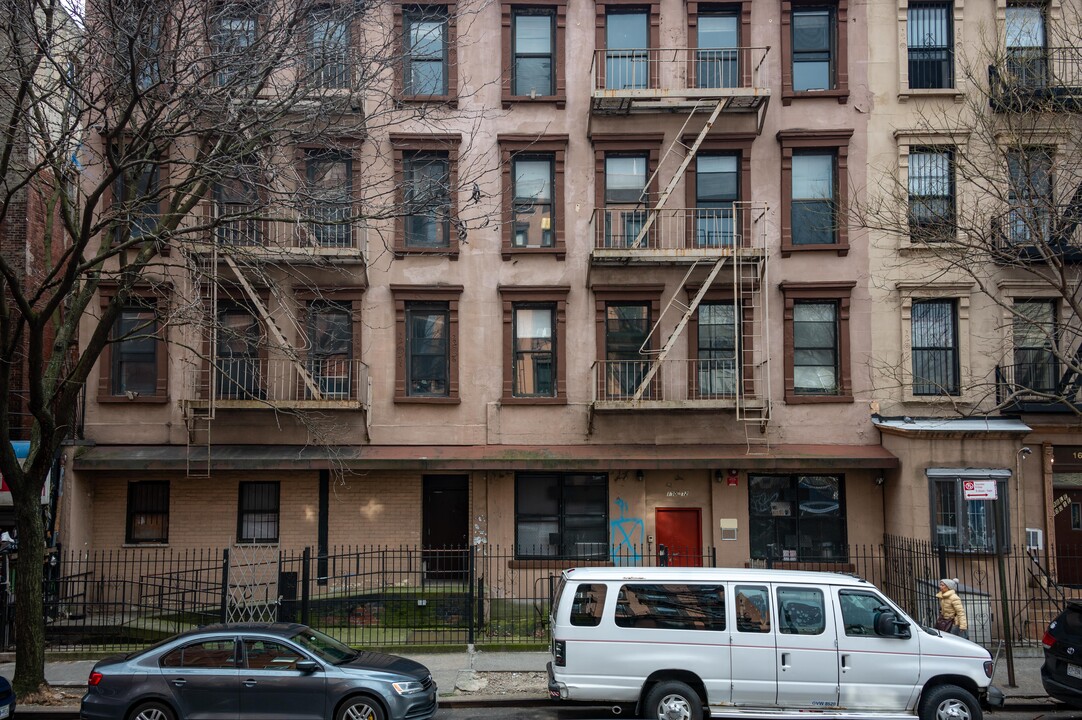 170 E 107th St in New York, NY - Building Photo