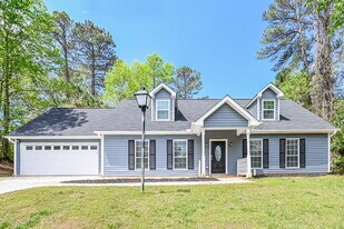 6662 Wildwood Ct in Lithonia, GA - Building Photo