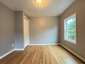 80 Hickory St in Norwich, CT - Building Photo - Building Photo