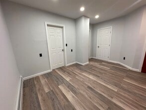 116 W 7th St, Unit A4-508 in Bayonne, NJ - Building Photo - Building Photo