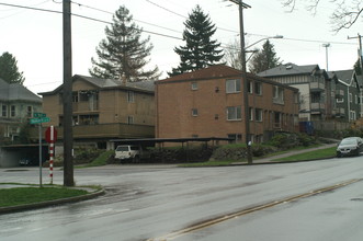 1021 N 50th St in Seattle, WA - Foto de edificio - Other