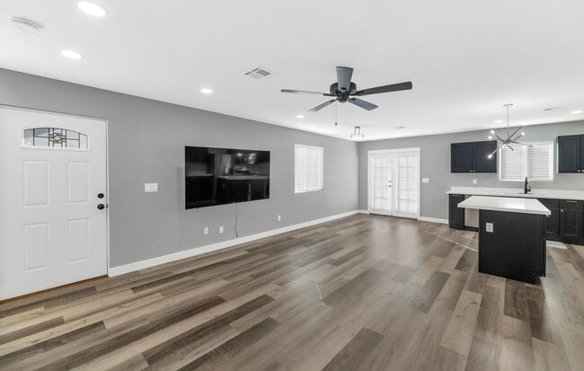 property at 2509 E Broadway Rd