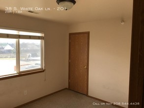38 S White Oak Ln-Unit -201 in Nampa, ID - Building Photo - Building Photo