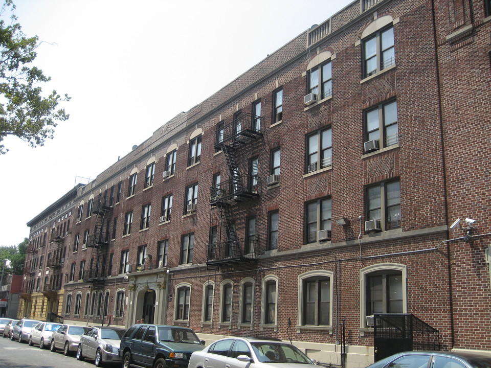 40 Argyle Rd in Brooklyn, NY - Building Photo