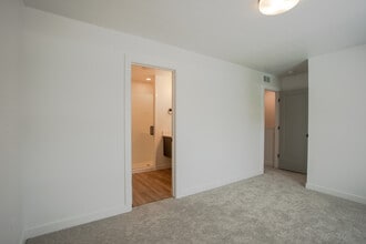 493 W 620 N, Unit 125 in Centerville, UT - Building Photo - Building Photo