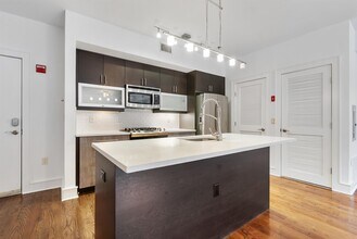 635 6th St in Hoboken, NJ - Building Photo - Building Photo