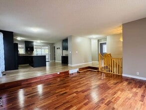 15 Falmead Rd NE in Calgary, AB - Building Photo - Building Photo