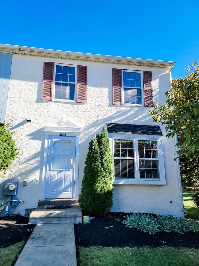 property at 3004 Shawnee Green