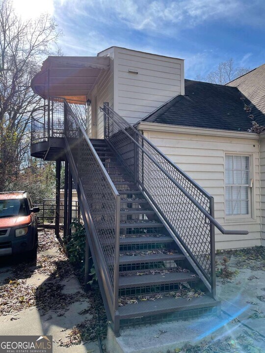 2961 Hardman Ct NE in Atlanta, GA - Building Photo