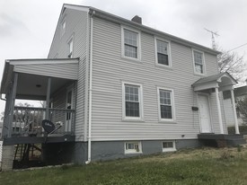 203 E Moler Ave in Martinsburg, WV - Building Photo