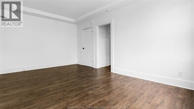 74 Ellis St W in Windsor, ON - Building Photo - Building Photo