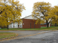 Esa Park Apartments in Youngstown, OH - Building Photo - Building Photo