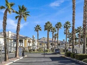 3320 S Fort Apache Rd, Unit 218 in Las Vegas, NV - Building Photo - Building Photo