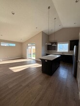 316 NE Alder Wy in Sublimity, OR - Building Photo - Building Photo