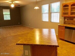 3202 W St Catherine Ave in Phoenix, AZ - Building Photo - Building Photo