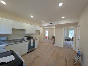 5 Lowell Cir, Unit 1 in Somerville, MA - Foto de edificio - Building Photo