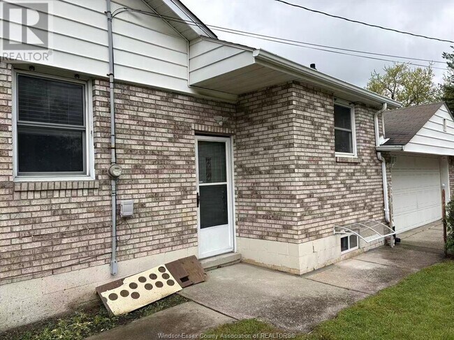 3190 Morris Dr in Windsor, ON - Building Photo - Building Photo