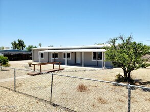 2749 E Beardsley Rd in Phoenix, AZ - Building Photo - Building Photo