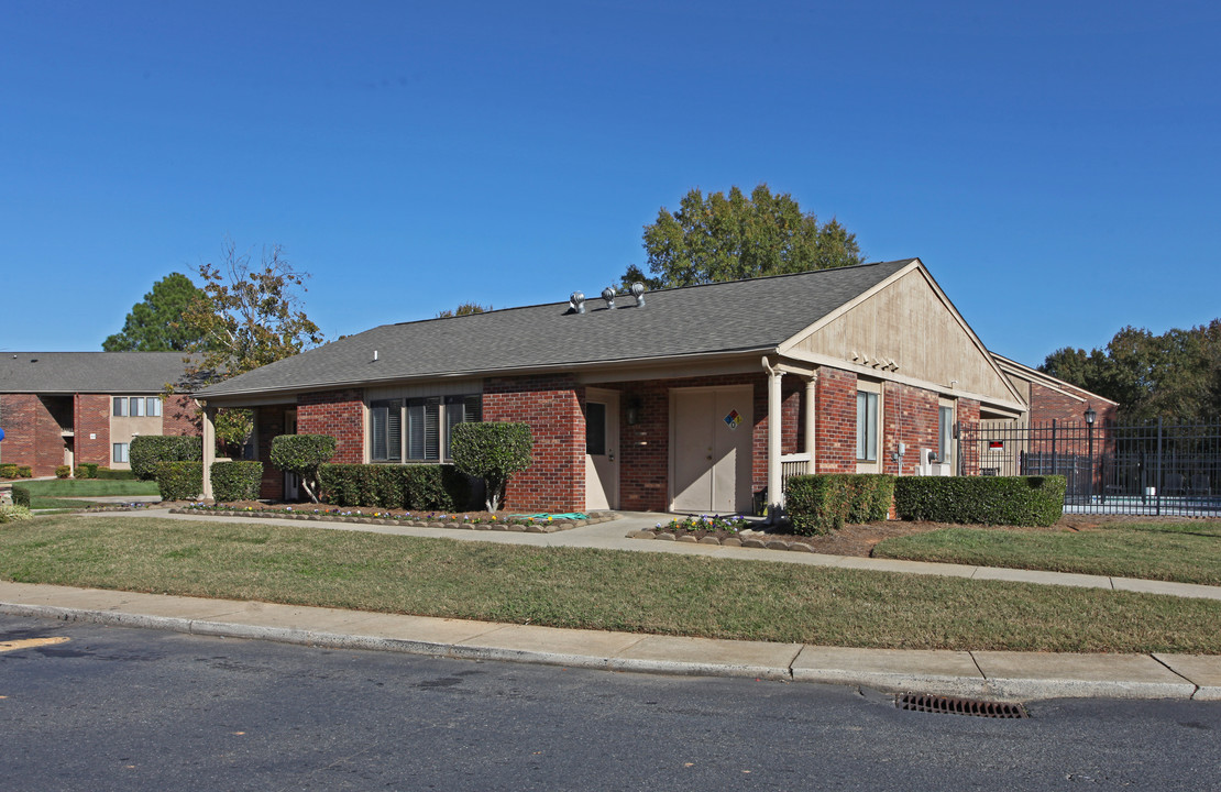 Willow Glen in Monroe, NC - Building Photo