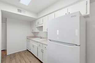 1500 W Rio Salado Pkwy in Mesa, AZ - Building Photo