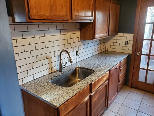 616 Fillmore st ne, Unit 616 in Minneapolis, MN - Foto de edificio - Building Photo