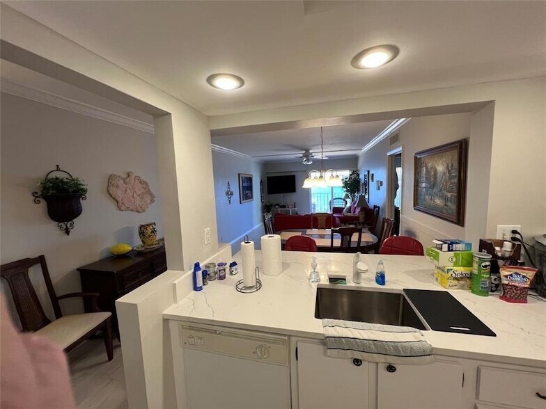 95 N Birch Rd, Unit 302 in Fort Lauderdale, FL - Building Photo