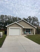 137 Woodland Dr in Winter Haven, FL - Building Photo