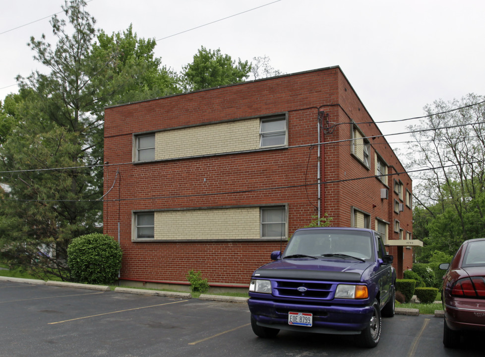 4740 Delhi Ave in Cincinnati, OH - Foto de edificio