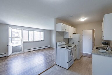 Garden Court Apartments in Sault Ste Marie, ON - Building Photo