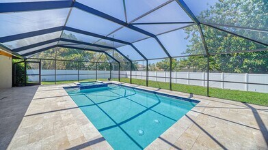 5988 Larchwood Ave in Sarasota, FL - Building Photo - Building Photo
