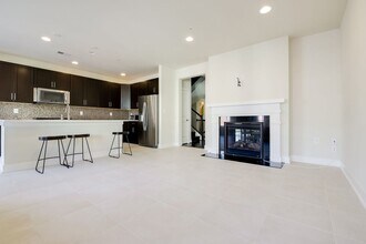 1224 Main Line Blvd in Alexandria, VA - Foto de edificio - Building Photo