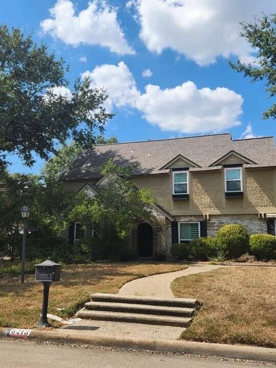 8218 Vintage Creek Dr in Spring, TX - Foto de edificio